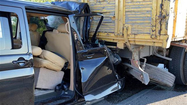 Antalyada yaşanan kazada Dışişleri Mevlüt Çavuşoğlunun kardeşi de yaralandı