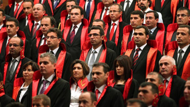 Mesleğe kabul edilen bin 69 savcı ve hakimin listesi yayınlandı