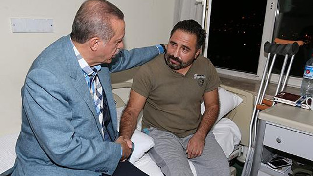 Şehit yakınlarını ve gazileri Ankaranın Kazan ilçesinde Cumhurbaşkanı Erdoğan ziyaret etti