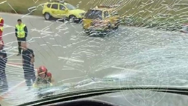 Fenerbahçeyi taşıyan uçağın camı patladı! Uçak acil iniş yaptı