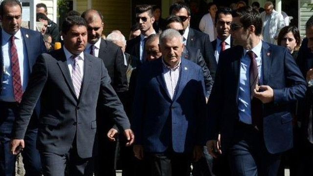 Huzurevinde kalan yaşlıları Dünya Yaşlılar Günü dolayısıyla Başbakan Binali Yıldırım ziyaret etti