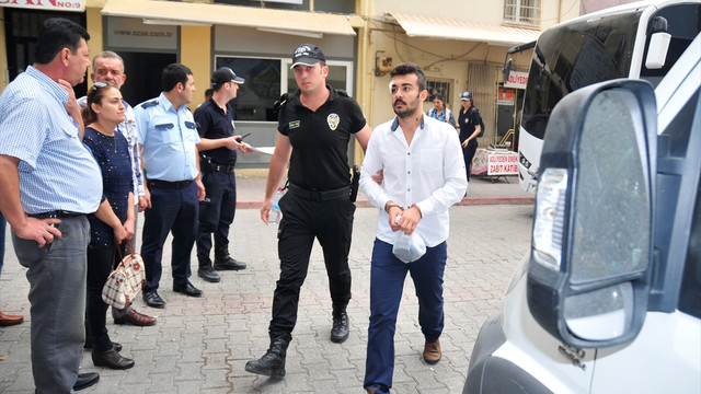 Adana'da polise saldıran öğrenciler tutuklandı