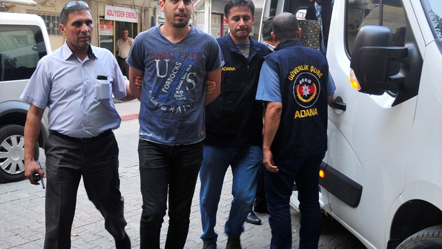 Adana'da polise taşla saldıran zanlılar yakalandı