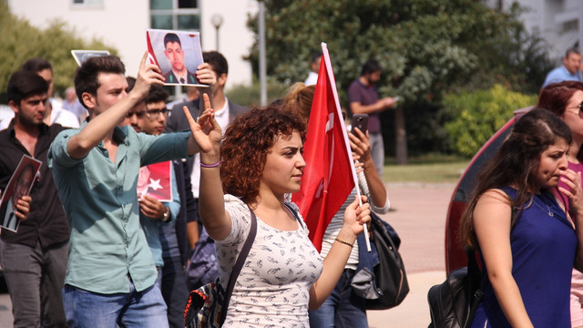 Akdeniz Üniversitesinde Şehitleri Anma yürüyüşü