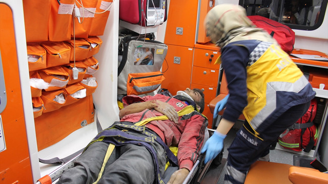 Aksaray'da kamyonet devrildi: 4 yaralı