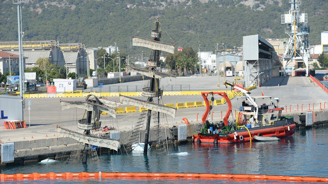 Antalya'da batan tur teknesi yüzeye çıkarıldı