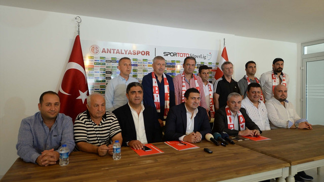 Antalyaspor, Rıza Çalımbay ile sözleşme imzaladı