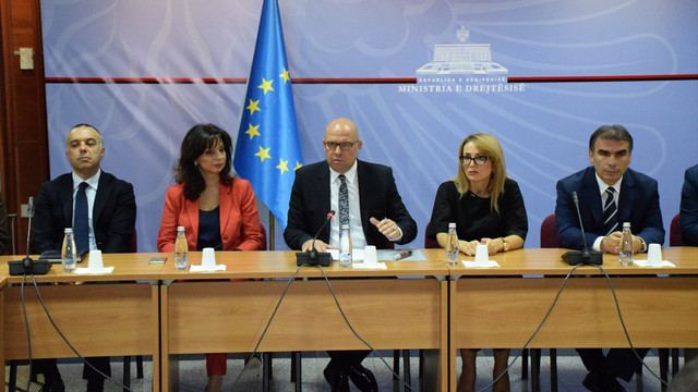 Arnavutluk AB ile müzakereye başlamayı hedefliyor