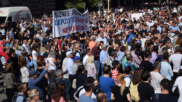 Arnavutluk'ta katı atık protestosu