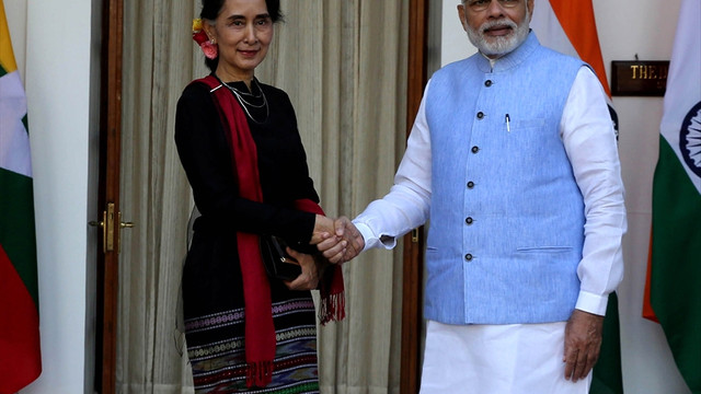 Hindistan'dan Suu Çii'ye yardım teklifi