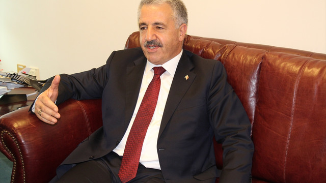 Bakan Arslan Kanada'da: