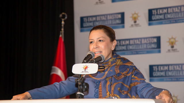 Bakan Kaya, engelli vatandaşlarla bir araya geldi