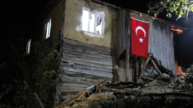 Bakan Özlü'den Düzceli şehit ailelerine ev desteği
