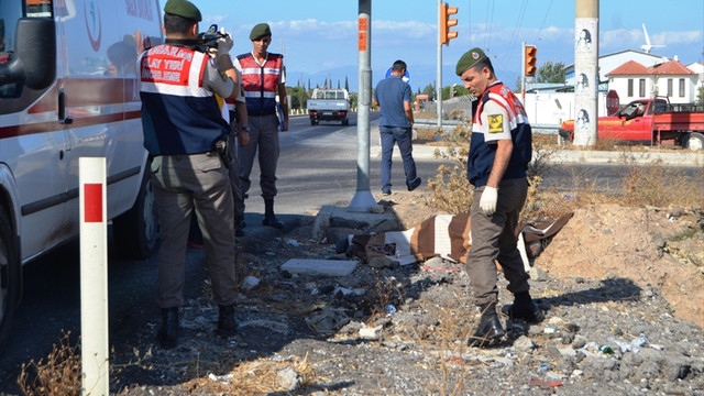 Balıkesir'de yol kenarında erkek cesedi bulundu