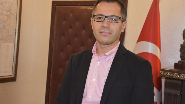 Belediyeye görevlendirilen kaymakamdan okullara hizmet