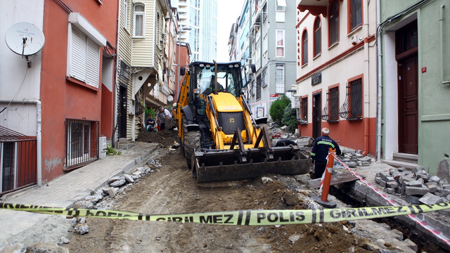 Beşiktaş'ta altyapı çalışması sırasında doğalgaz borusu patladı