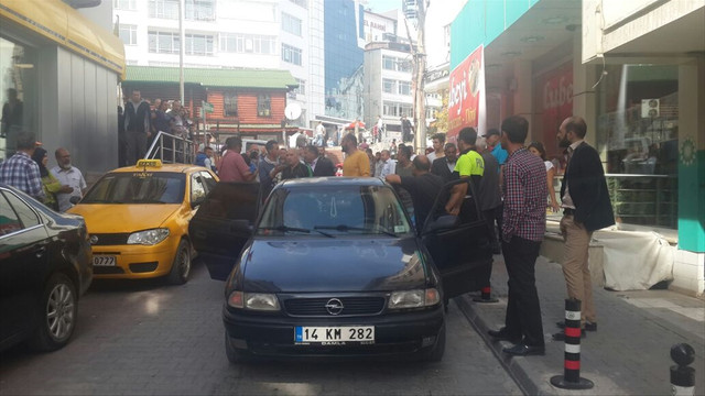 Bolu'da otomobil 2 yaşındaki çocuğa çarptı