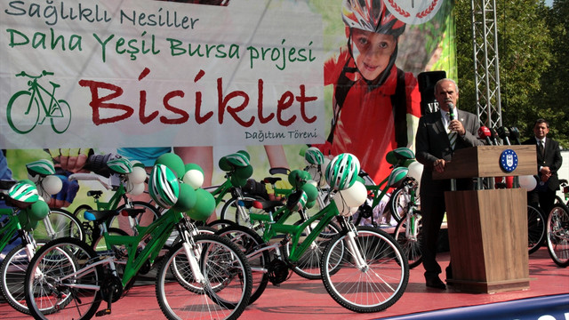 Bursa'da bin çocuğa bisiklet dağıtıldı