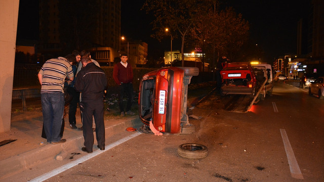 Bursa'da trafik kazası: 3 yaralı