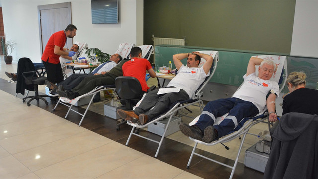 Çelik işçilerinden Çeliğe su, insana kan kampanyası