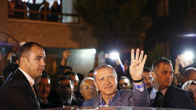 Erdoğan'dan 15 Temmuz şehitlerine taziye ziyareti