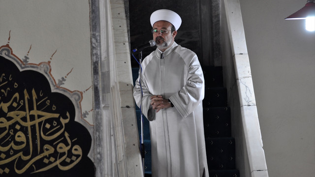 Görmez, Afyonkarahisar'da cuma namazı kıldırdı