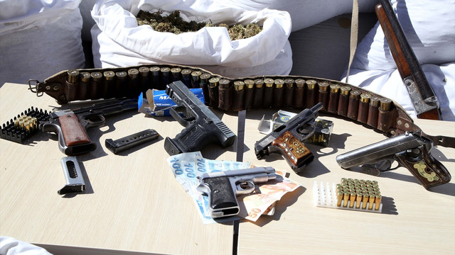 Diyarbakır'da emniyetin narkoterör operasyonu