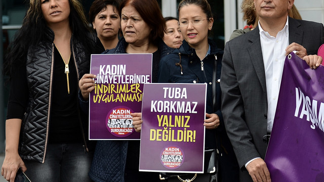 dizi oyuncusunun kardesini bicaklayan sanigin yargilanmasi guncel