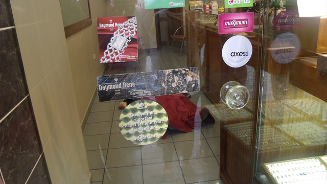 Dolandırıldığını fark eden kadın kalp krizi sonucu öldü