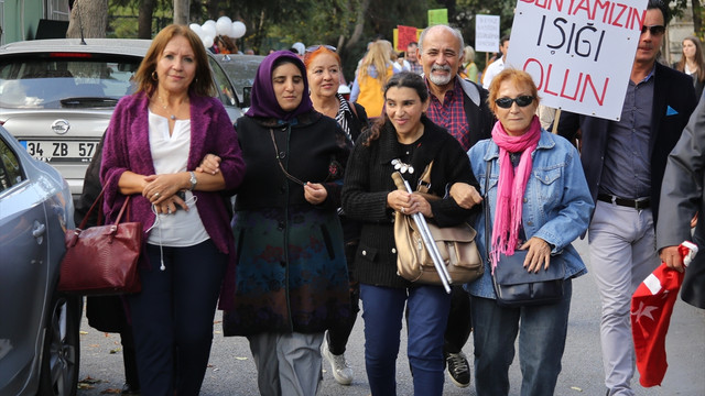 Dünya Beyaz Baston Günü