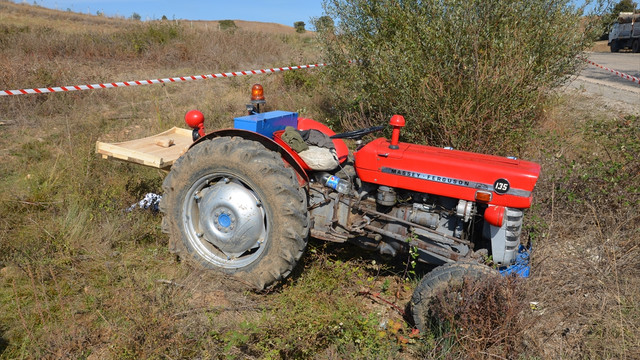 Durdurmaya çalıştığı traktörün altında kalan kişi öldü
