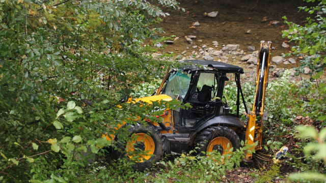 Düzce'de iş makinesi devrildi: 1 ölü, 3 yaralı