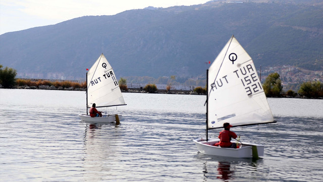 Eğirdir Altın Elma Optimist Yelken Yarışı başladı