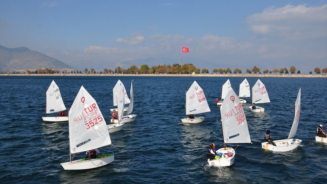 Eğirdir Altın Elma Optimist Yelken Yarışı sona erdi