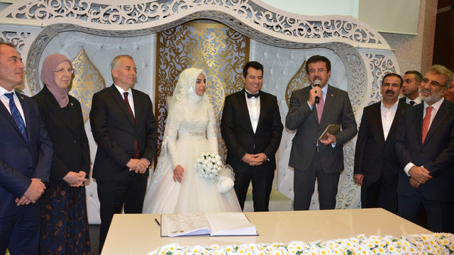 Ekonomi Bakanı Zeybekci Denizli'de