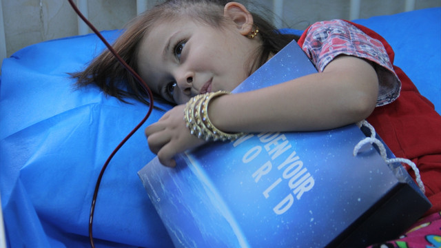 Erbil Başkonsolosu İnam'dan anemi hastası çocuklara moral