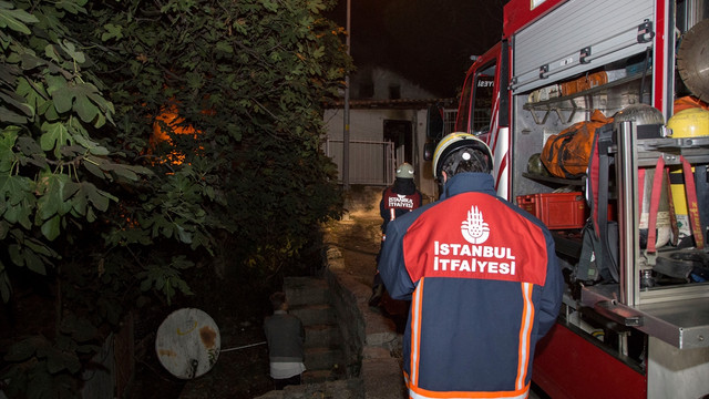 Fatih'te ev yangını