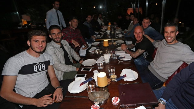 Fenerbahçeli futbolcular yemekte buluştu