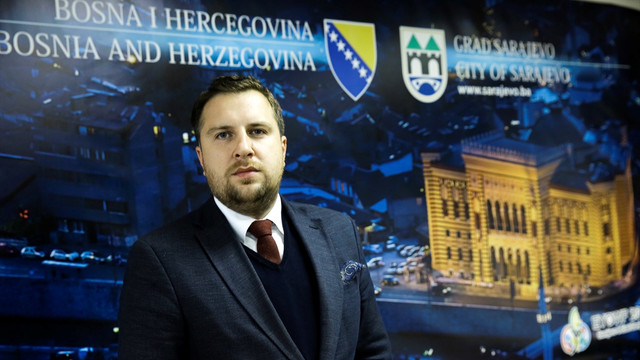 FETÖ'cü öğretmene plaket kararı yeniden incelenecek