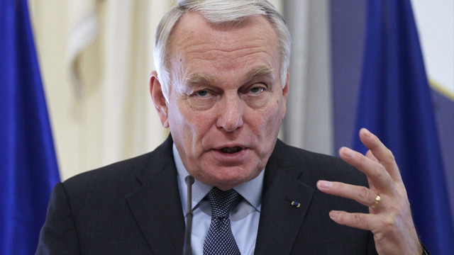 Fransa Dışişleri Bakanı Ayrault Atina'da