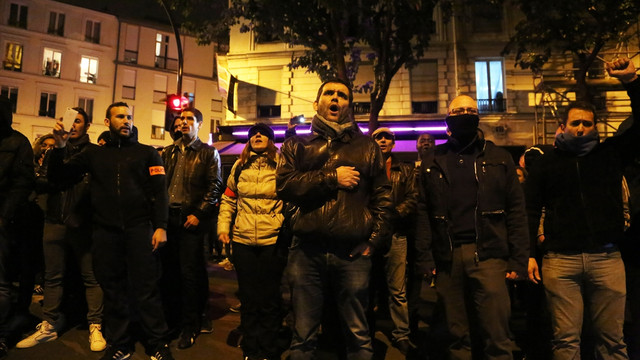 Fransa'da polisler yine izinsiz gösteri yaptı