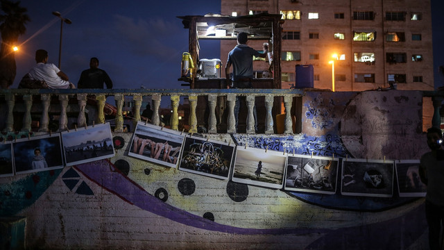 Gazze'nin gülen yüzü çamaşır ipinde sergileniyor