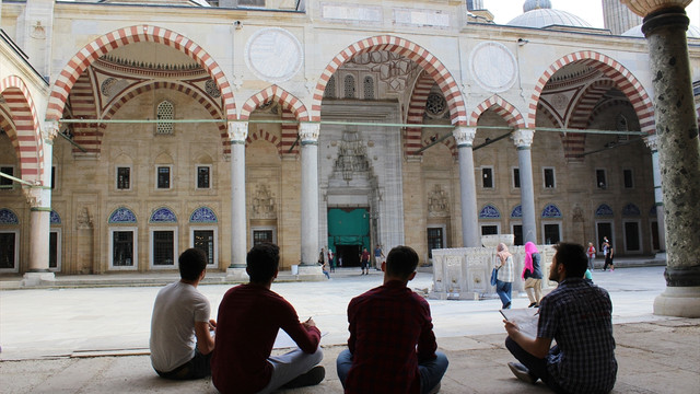 Genç mimar adayları ustalığı Sinandan öğreniyor