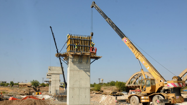 Güneydoğu'nun en uzun demiryolu viyadüğü olacak