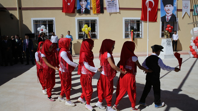 Hatay'da Suriyeli öğrenciler için okul açıldı