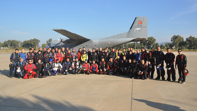 Havada çoklu tutuşma rekorunu kırmaya çalışacaklar