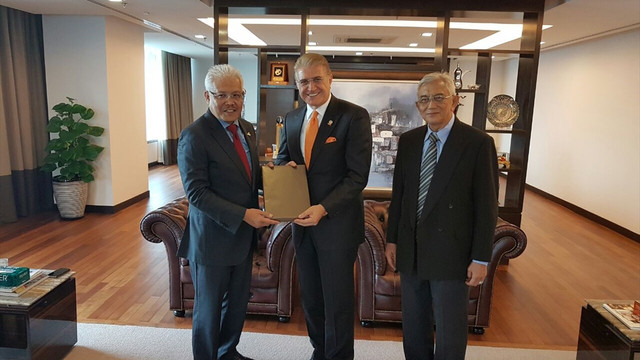 İslam Dünyasının En İyileri ödülü