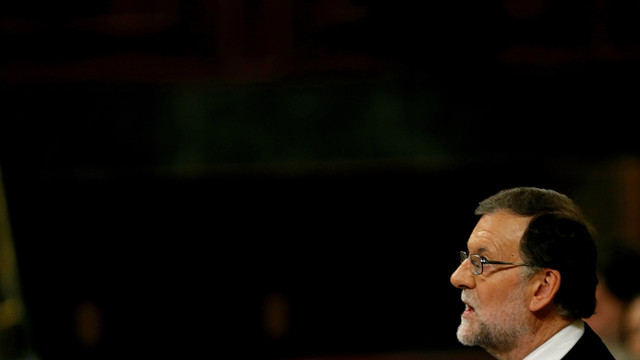 İspanya'da azınlık hükümeti protestolarla güvenoyu aldı