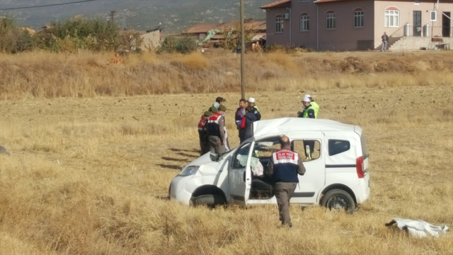 Isparta'da trafik kazası:  2 ölü, 3 yaralı