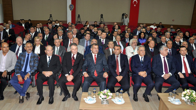 İzmir emniyetinde devir-teslim töreni